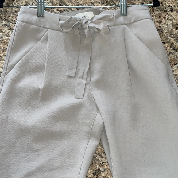Aritizia’s Wilfred Allant light Grey Pants. Size 00. - Picture 3 of 9